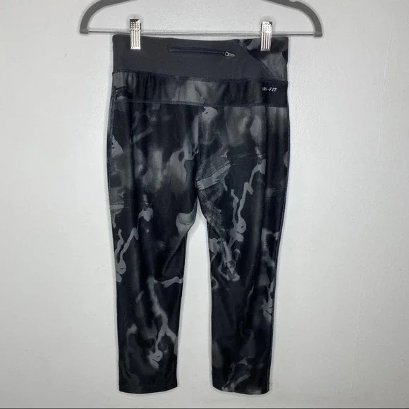 Nike Running Black and Grey Capri Leggings - Picture 6 of 8